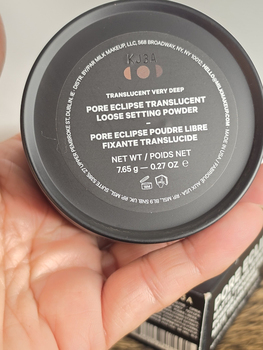 Milk Makeup Matte Translucent Very Deep Color  Setting Powder - Picture 5 of 7